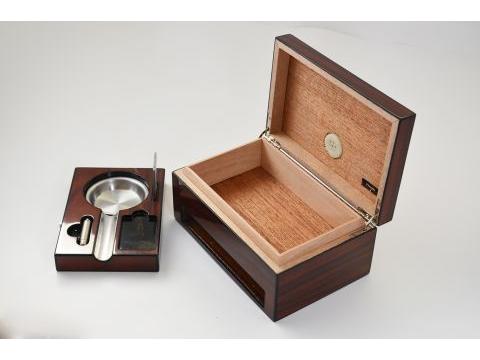 920750-humidor-brown-set-with-cutter-and-pircer-for-cigars (7).JPG