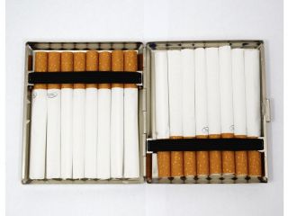 04727 papierośnica-metalowa-ozdoba-ornament-na-16-18-papierosów-środek.jpg