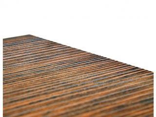 09453 humidor-brązowy-powierzchnia-drewna.jpg