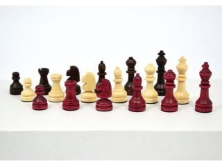3164 Madoń-szachy-gra-towarzyska-trzy-osoby-figury.jpg