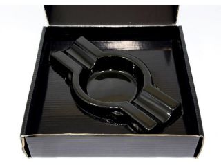 422320 czarna-popielniczka-ceramiczna-cygarowa-pudełko-firmowe.jpg