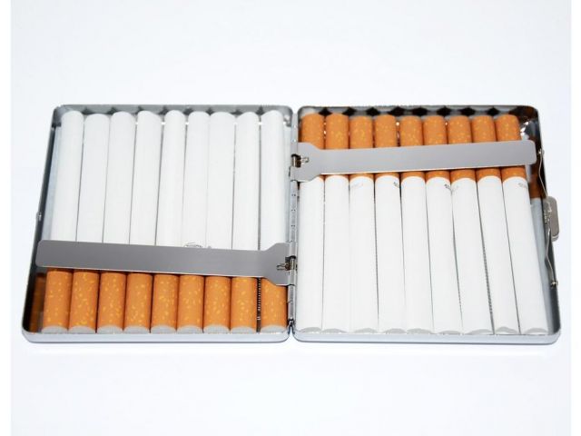 06410 papierośnica-metalowa-18-papierosów-Standard-skrzydełka-przytrzymujące.jpg