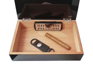 Humidor for 10 cigars + guillotine as a GIFT!