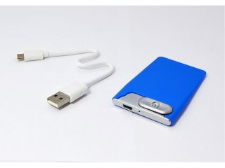 2125708 zapalniczka-USB-niebieska-kabel-USB.jpg
