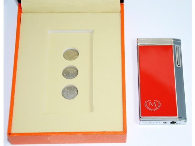 1831500 zapalniczka-Myon-czerwona-Electra-dotykowa-dodatkowe-baterie-w-pudełku.jpg
